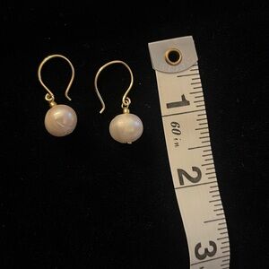 Elegant Gold and Pearl Drop Earrings